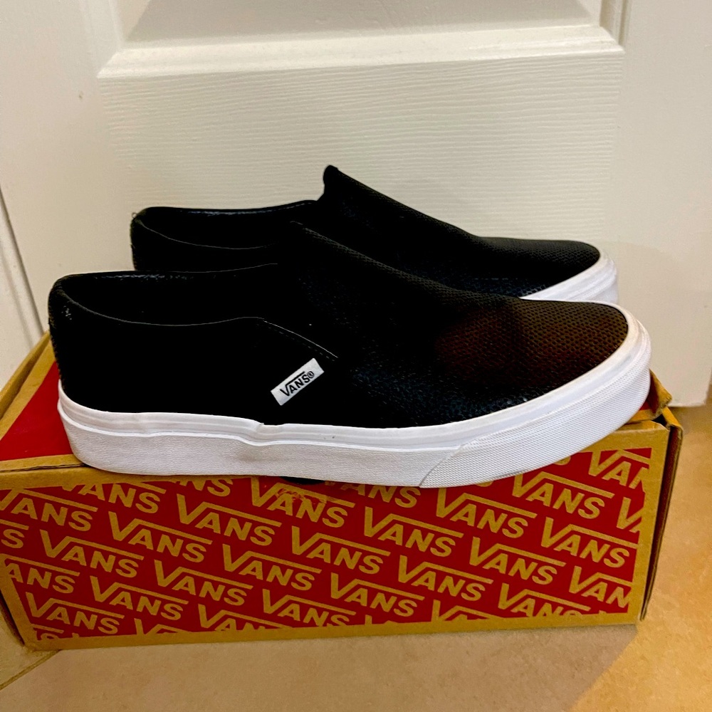 Vans off the wall black slip on shoe size womens 7